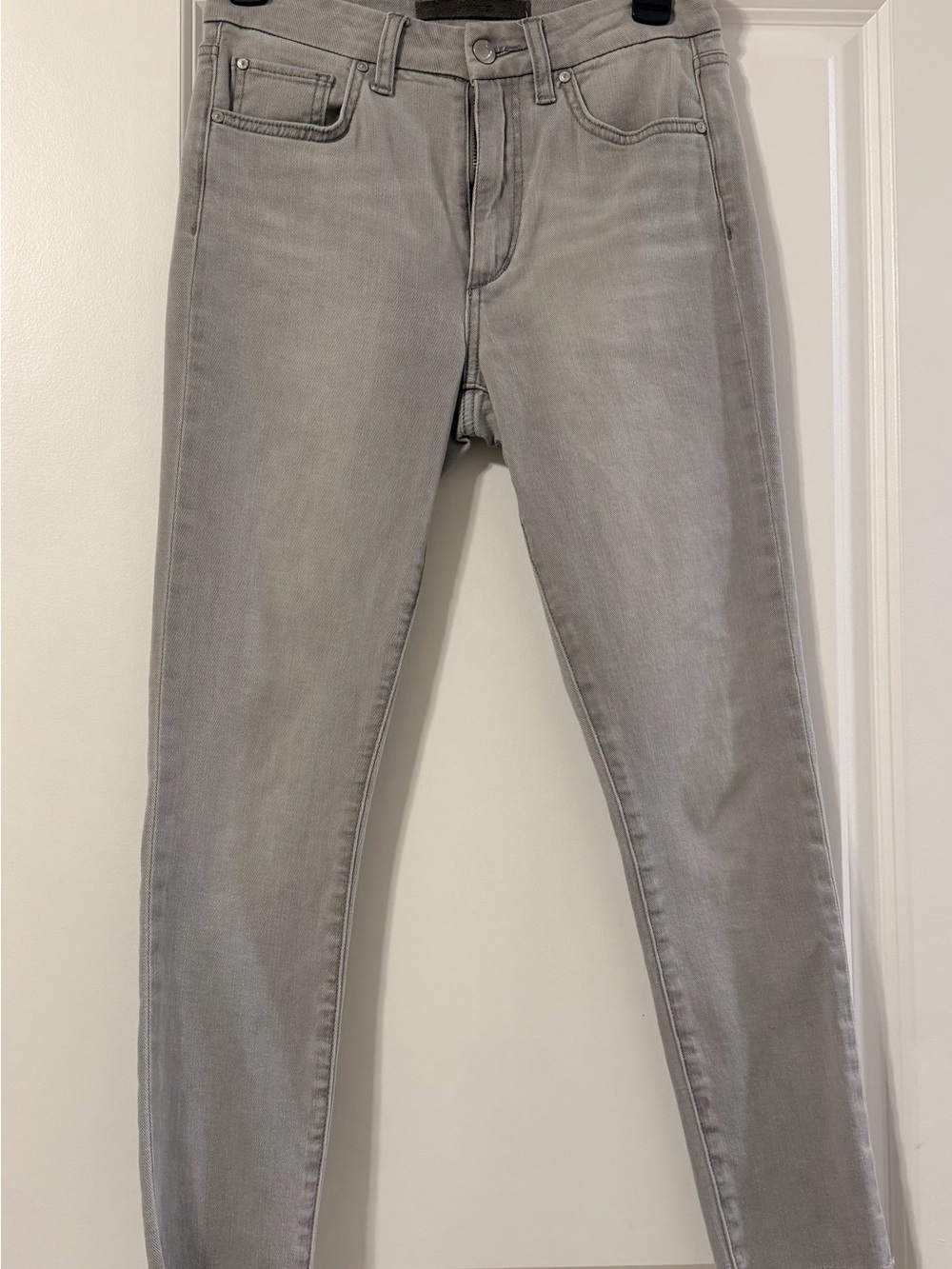 Joe’s Flawless Light Gray High Rise Curvy Skinny Crop Jeans